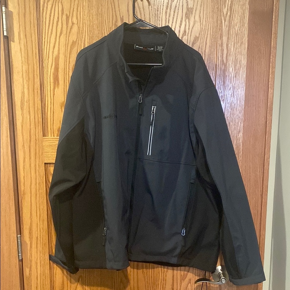 Free Tech Men’s Black Jacket Size 2XL
